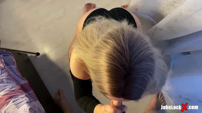 রেডহেড চুষা শিশ্ন এবং যৌনসঙ্গম আপ, তার গাধা উপর কাম পেয়ে